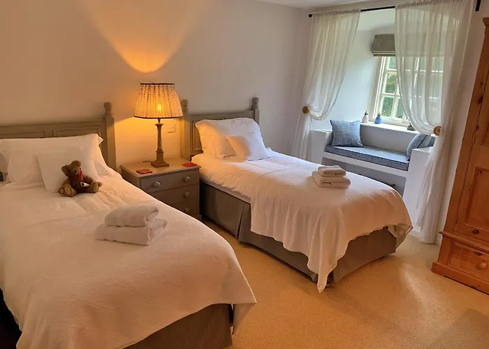 Finest Retreats - Ingleby Manor - South Front