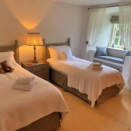 Finest Retreats - Ingleby Manor - South Front